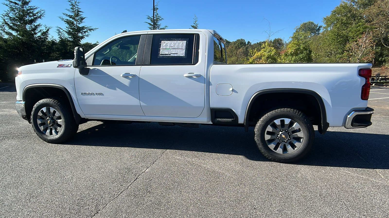 2025 Chevrolet Silverado 2500HD LT 8