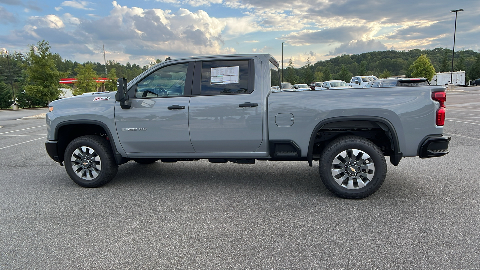 2025 Chevrolet Silverado 2500HD Custom 8