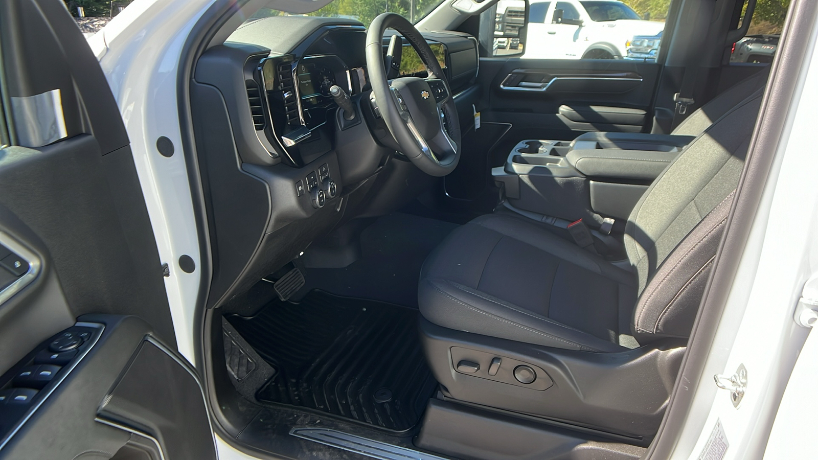 2025 Chevrolet Silverado 2500HD LT 13