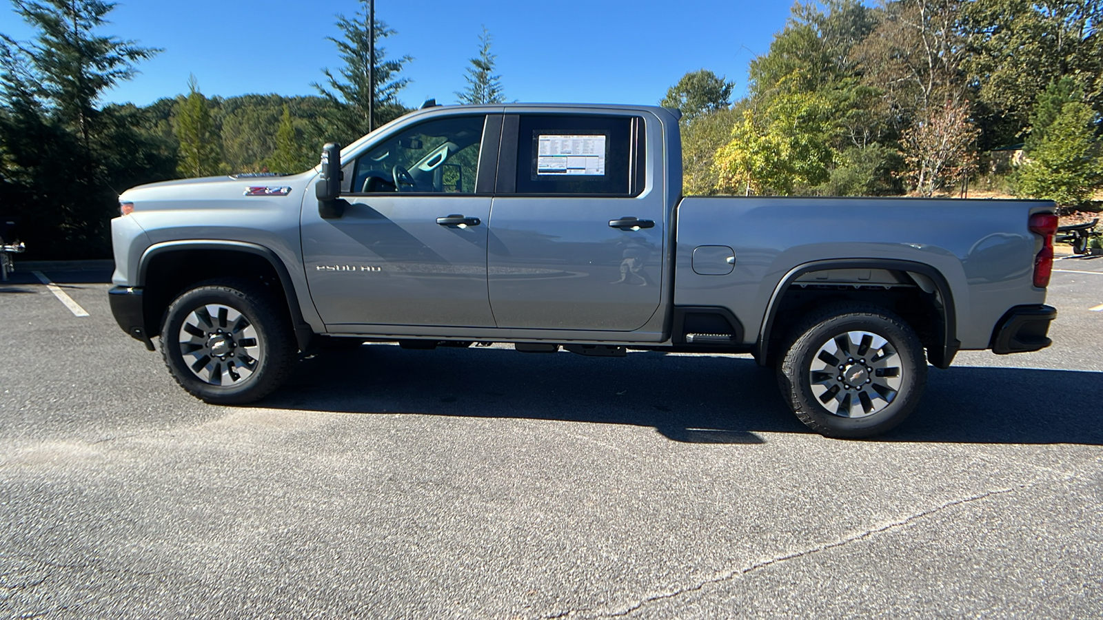 2025 Chevrolet Silverado 2500HD Custom 8