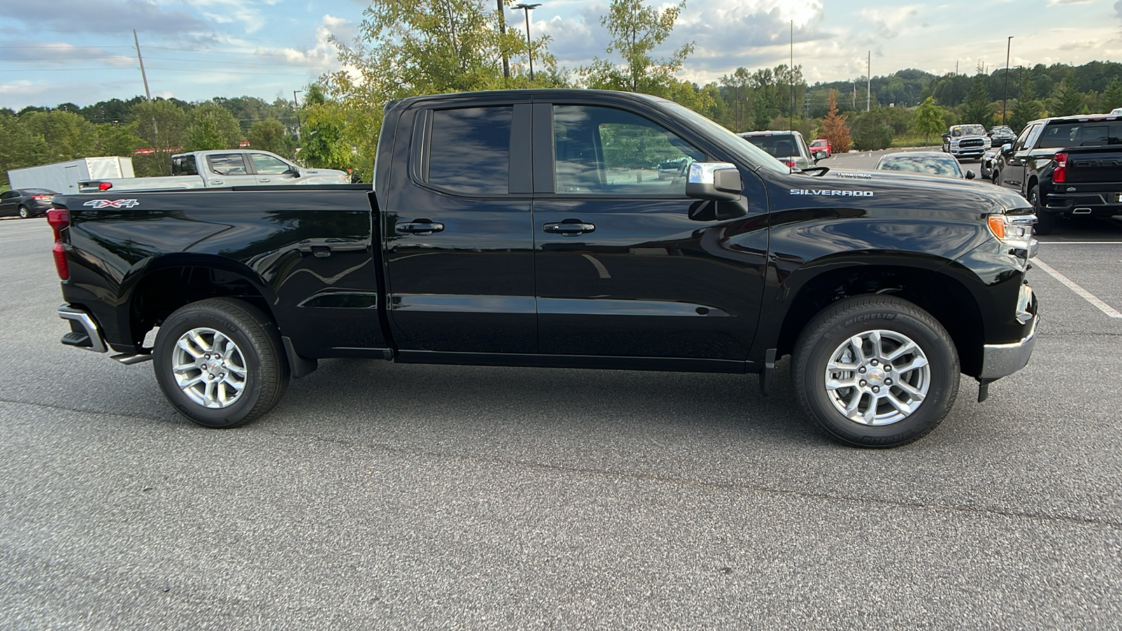 2025 Chevrolet Silverado 1500 LT 5