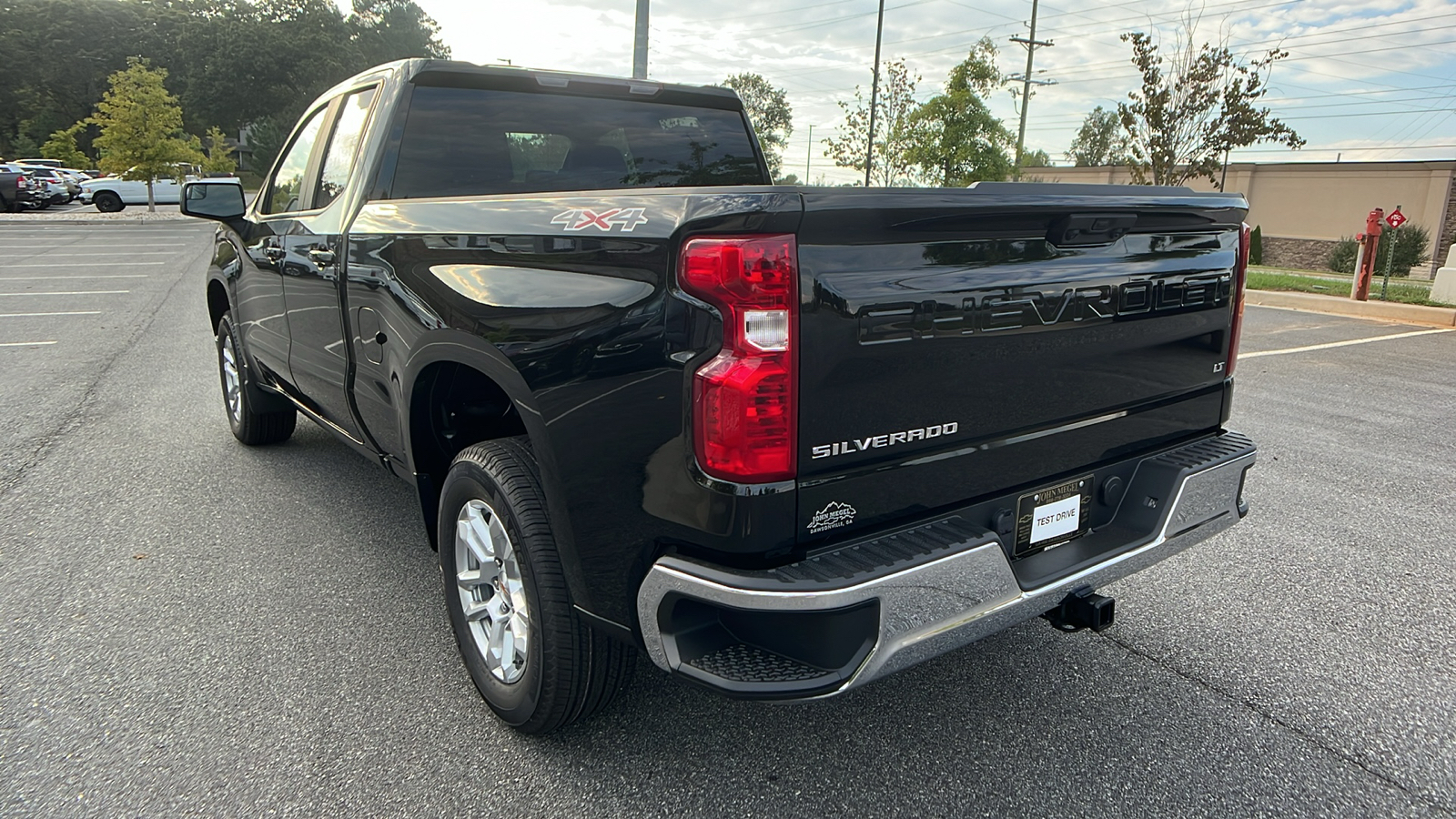 2025 Chevrolet Silverado 1500 LT 8