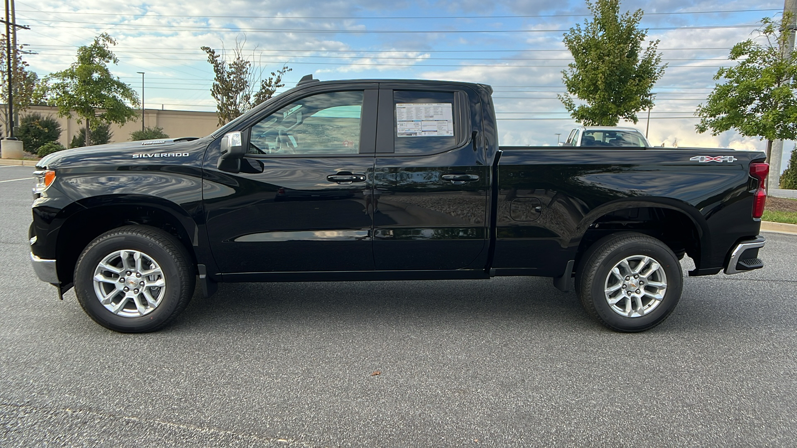 2025 Chevrolet Silverado 1500 LT 9