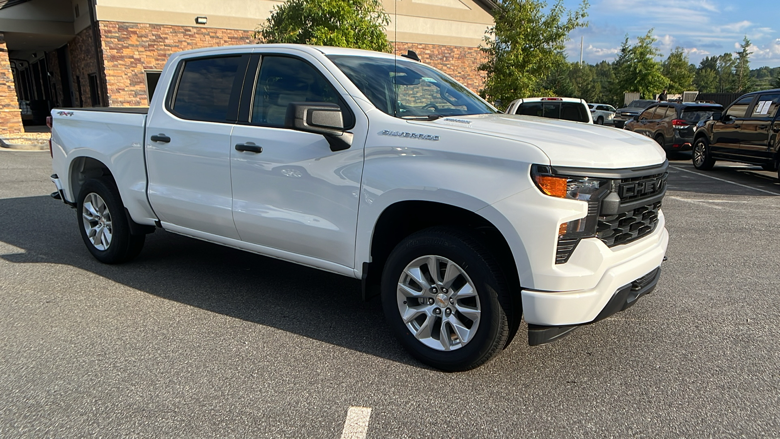 2025 Chevrolet Silverado 1500 Custom 4