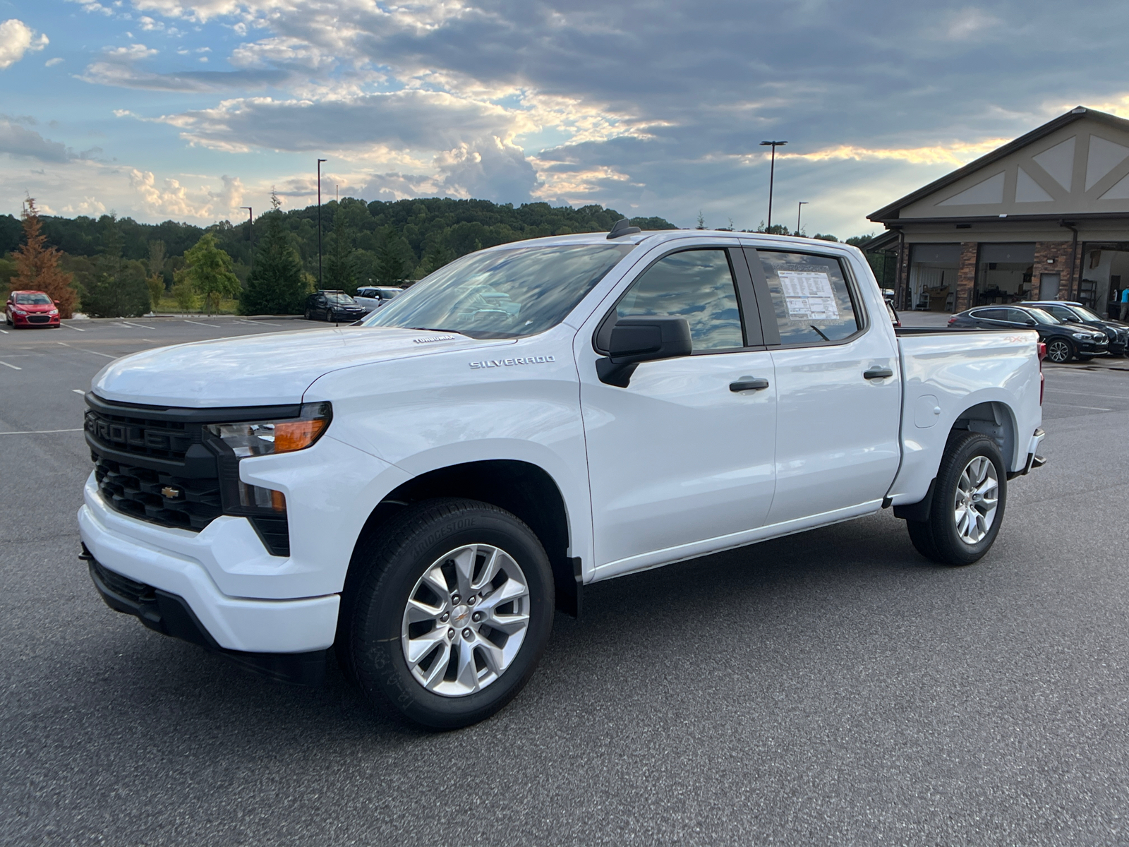 2025 Chevrolet Silverado 1500 Custom 1