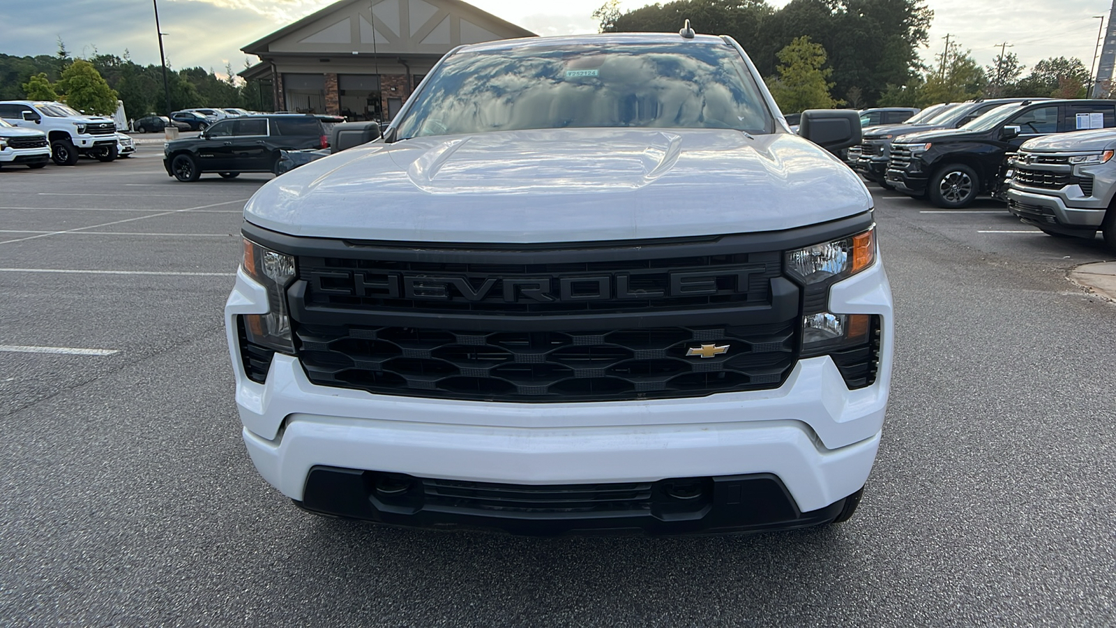 2025 Chevrolet Silverado 1500 Custom 3