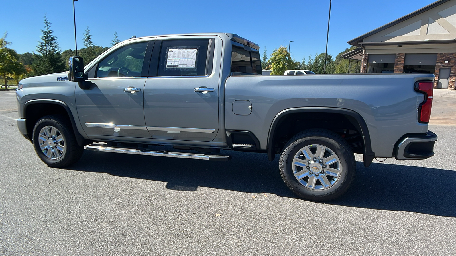 2025 Chevrolet Silverado 3500HD High Country 8