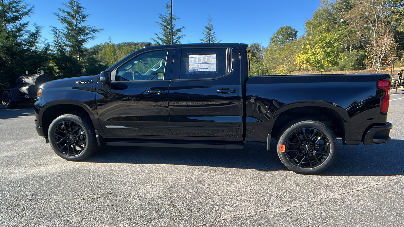 2025 Chevrolet Silverado 1500 High Country 9