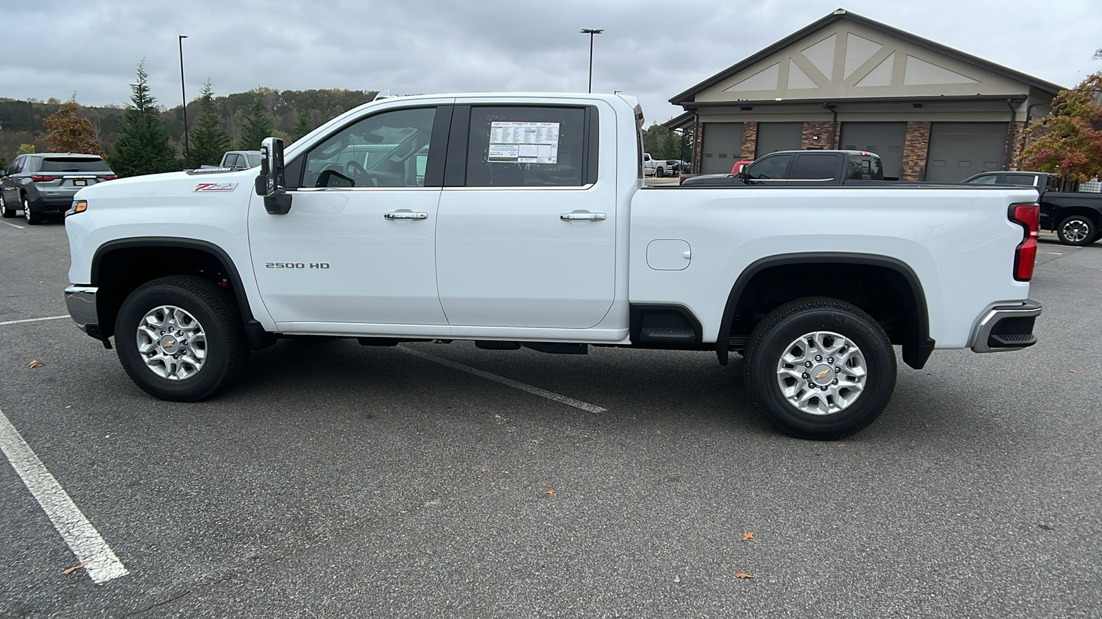 2025 Chevrolet Silverado 2500HD LTZ 8