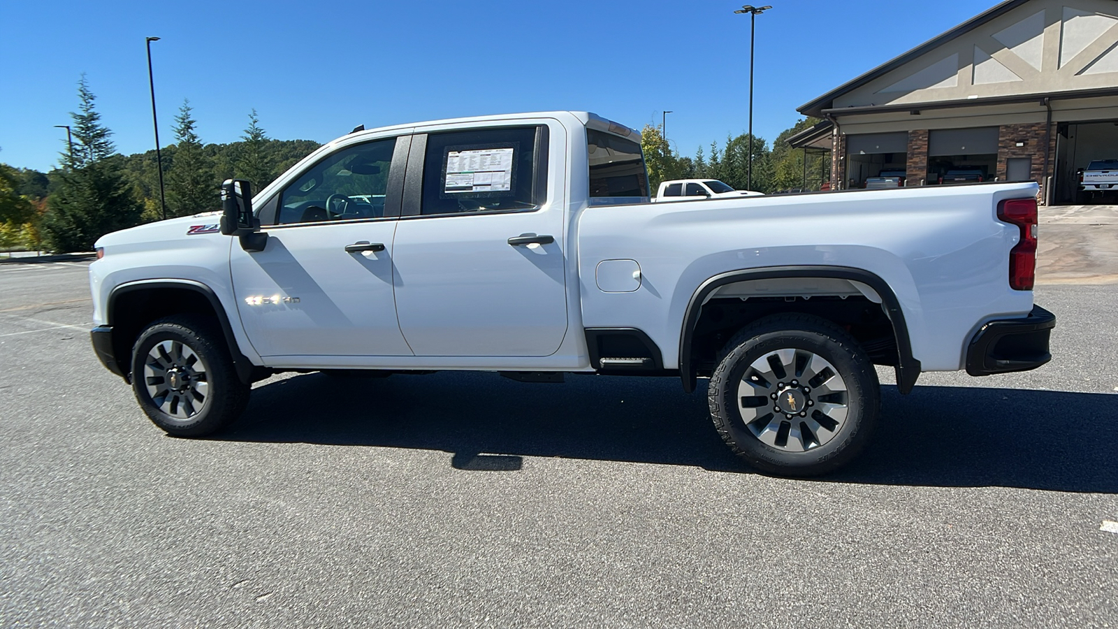 2025 Chevrolet Silverado 2500HD Custom 8