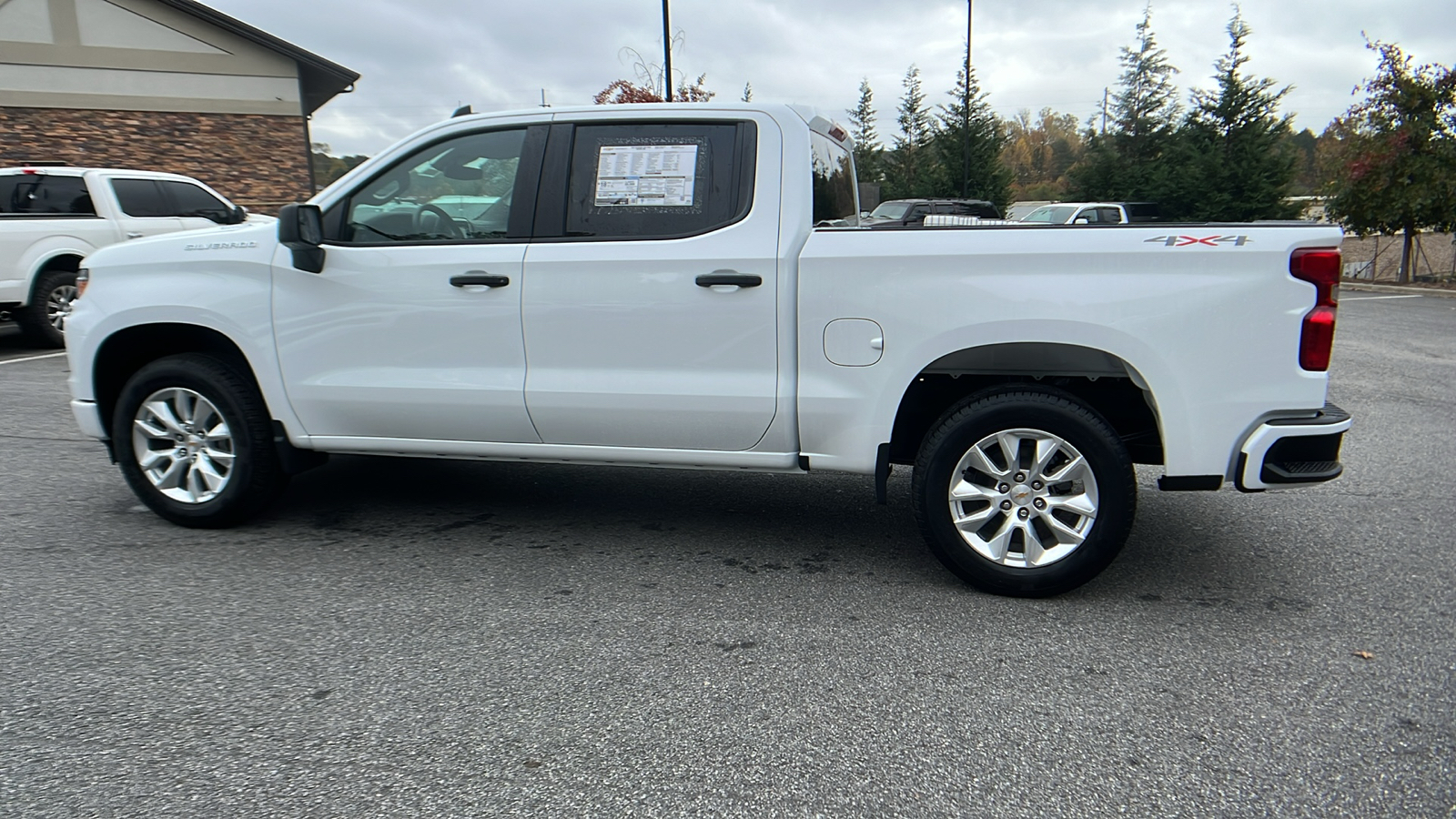 2025 Chevrolet Silverado 1500 Custom 9