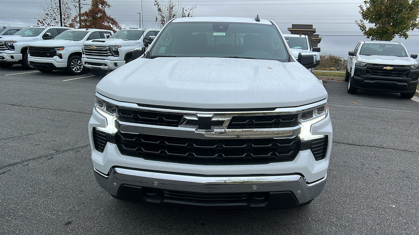 2025 Chevrolet Silverado 1500 LT 3