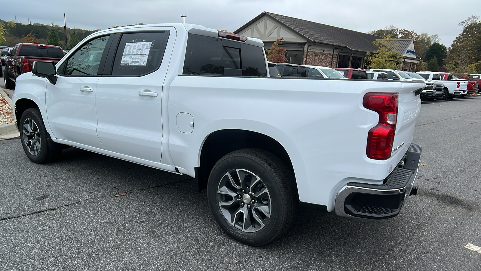 2025 Chevrolet Silverado 1500 LT 8