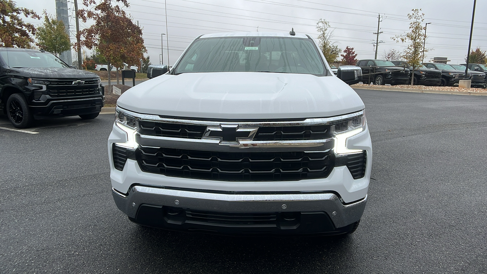 2025 Chevrolet Silverado 1500 LT 3