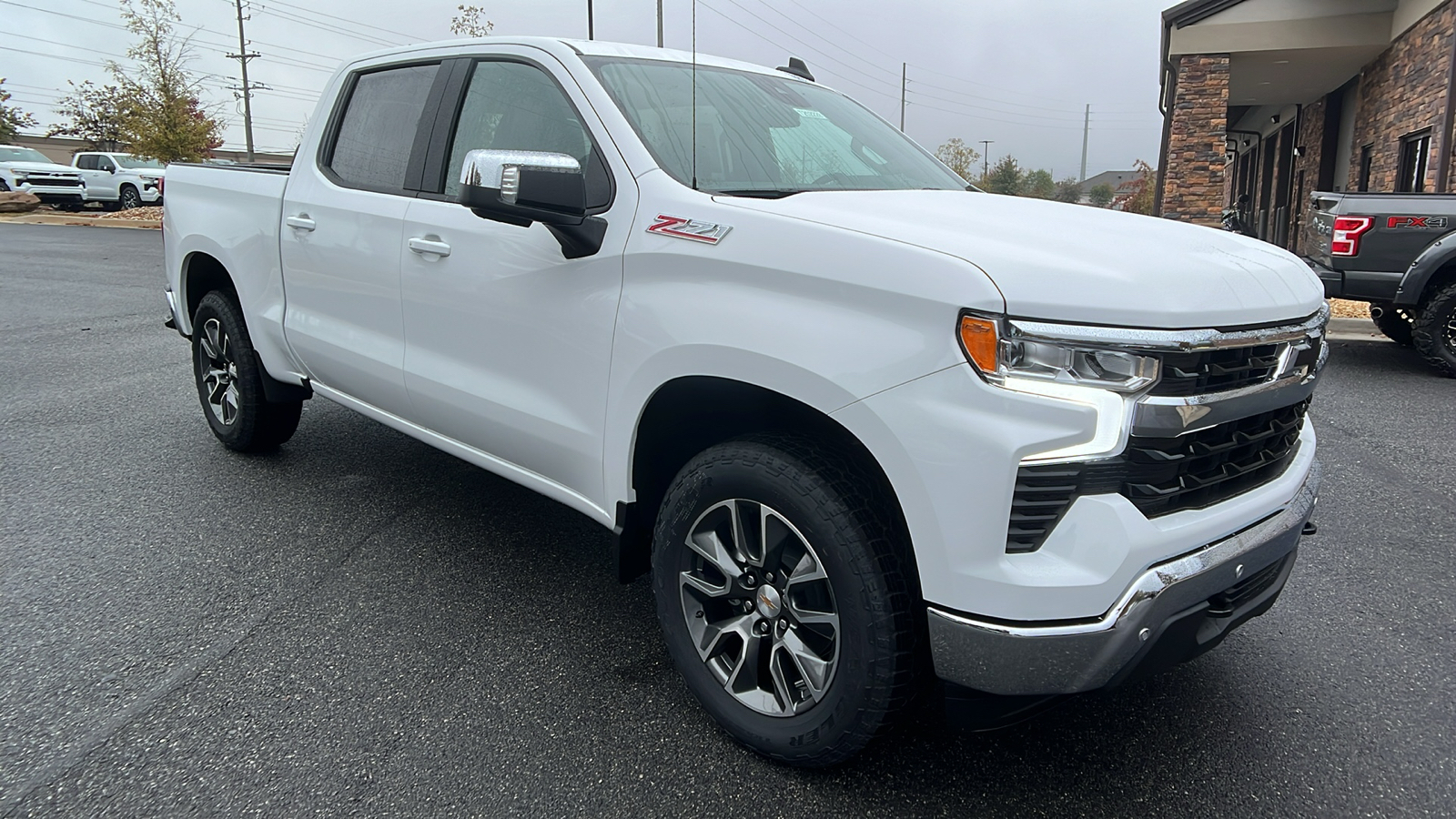 2025 Chevrolet Silverado 1500 LT 4