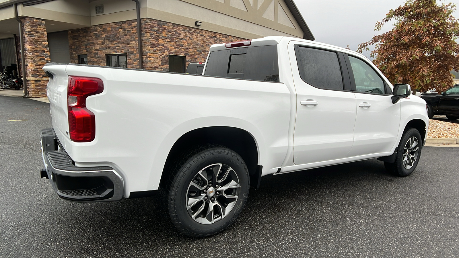 2025 Chevrolet Silverado 1500 LT 6