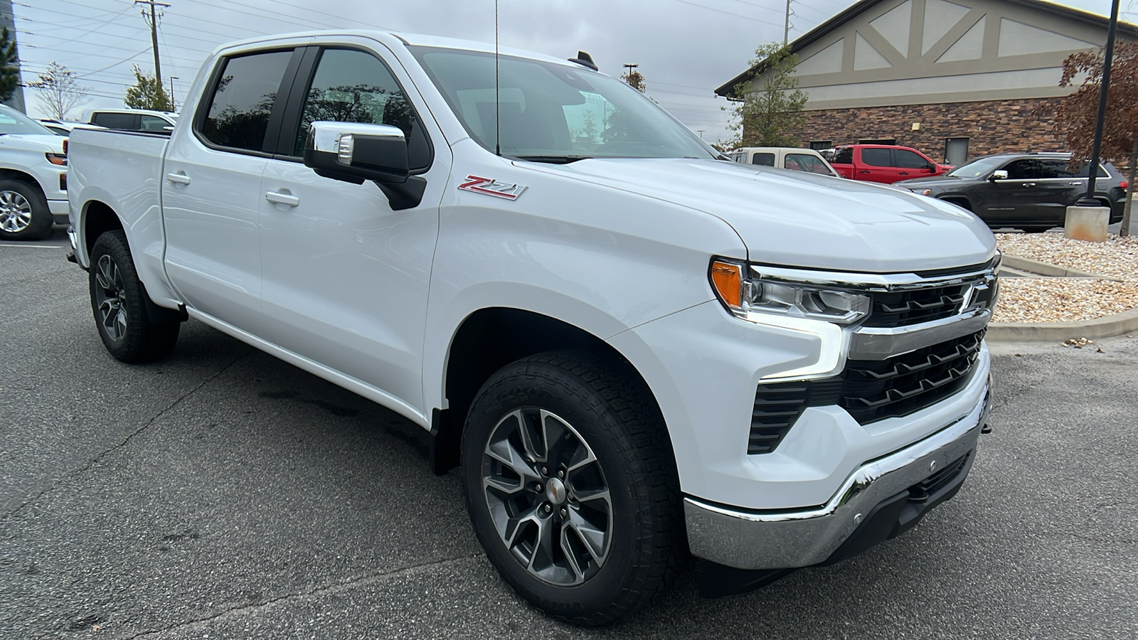 2025 Chevrolet Silverado 1500 LT 4