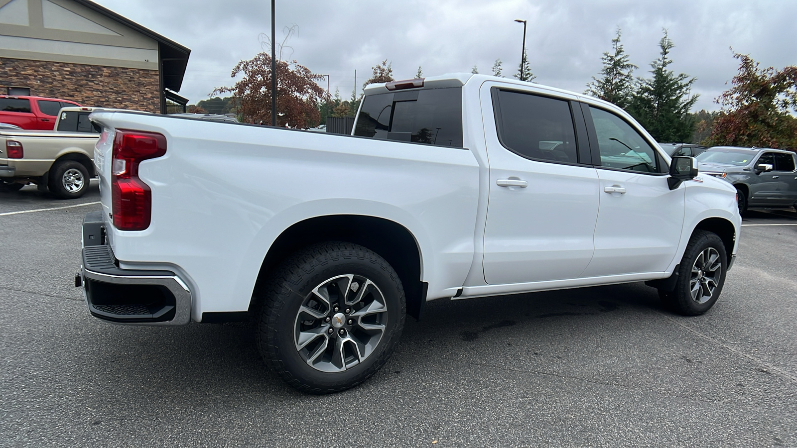 2025 Chevrolet Silverado 1500 LT 6