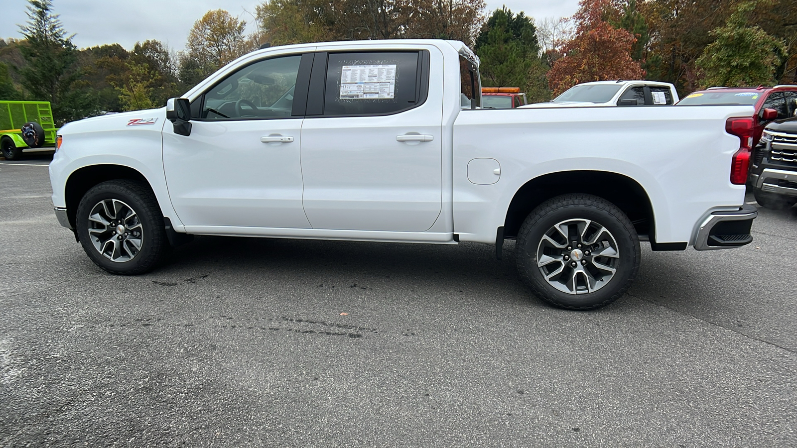 2025 Chevrolet Silverado 1500 LT 9