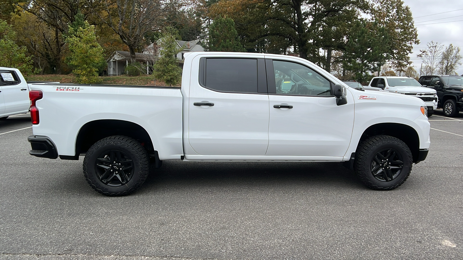 2025 Chevrolet Silverado 1500 LT Trail Boss 5