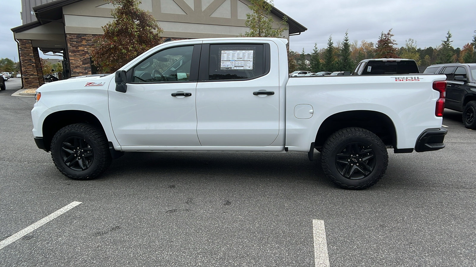 2025 Chevrolet Silverado 1500 LT Trail Boss 9