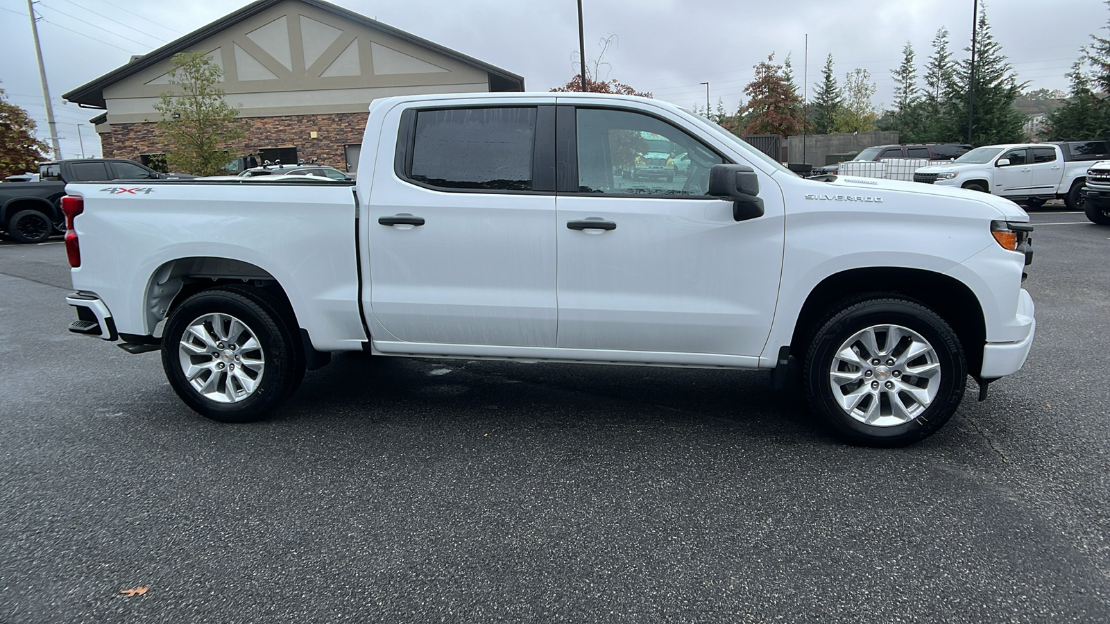 2025 Chevrolet Silverado 1500 Custom 4