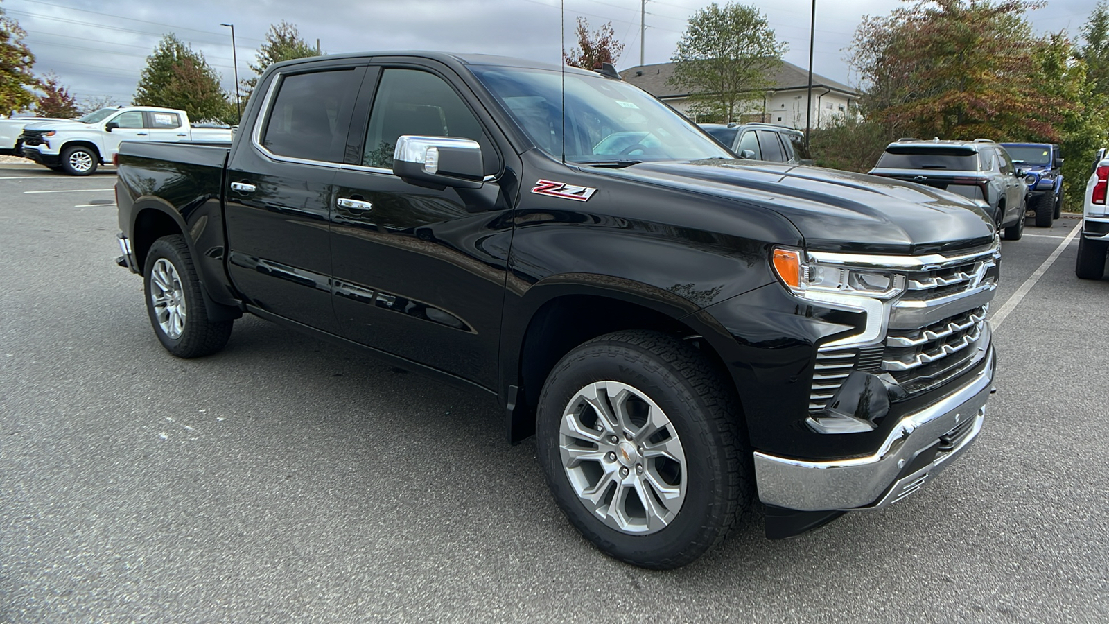 2025 Chevrolet Silverado 1500 LTZ 4