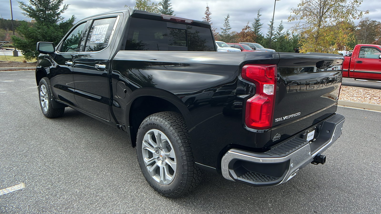 2025 Chevrolet Silverado 1500 LTZ 8