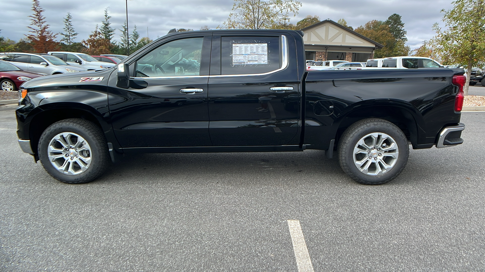 2025 Chevrolet Silverado 1500 LTZ 9