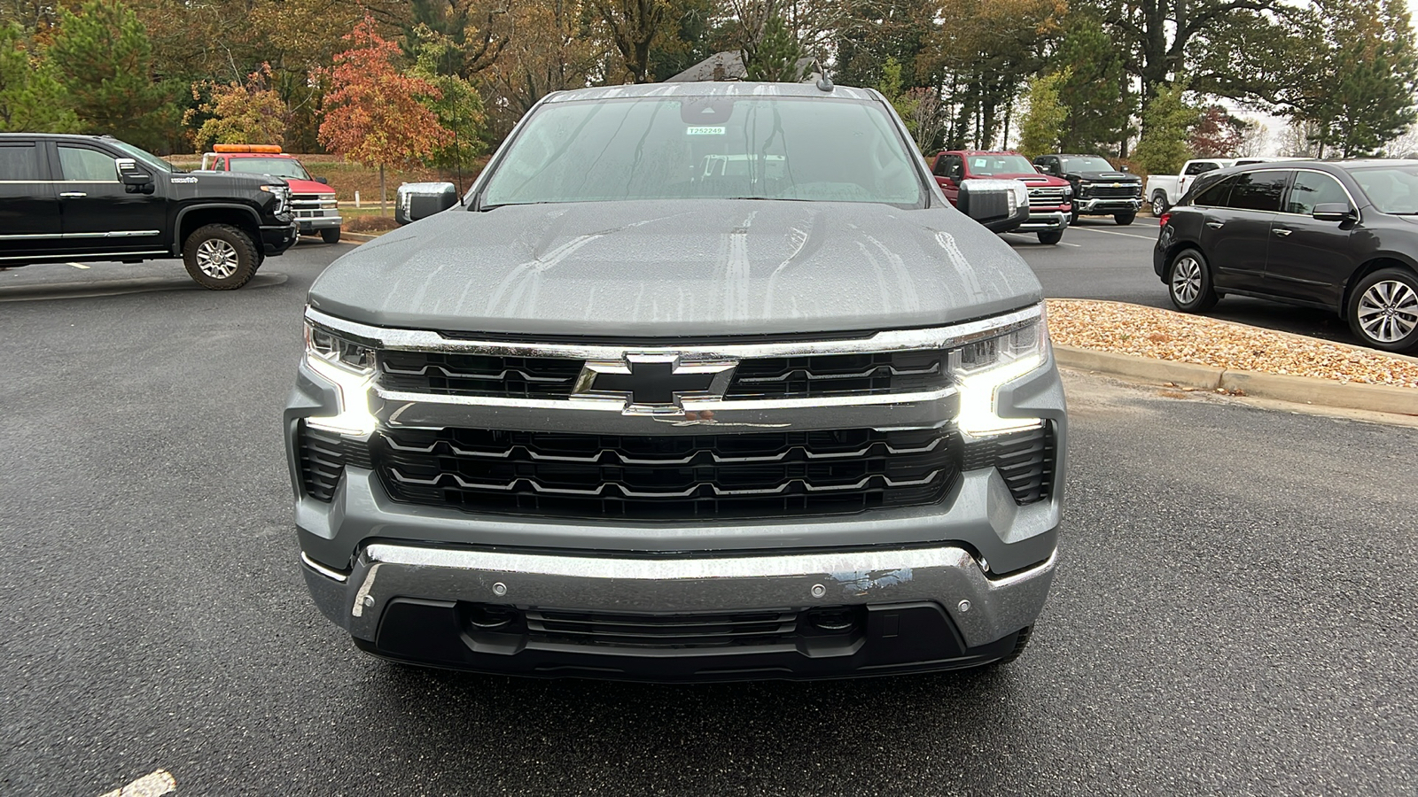 2025 Chevrolet Silverado 1500 LT 3