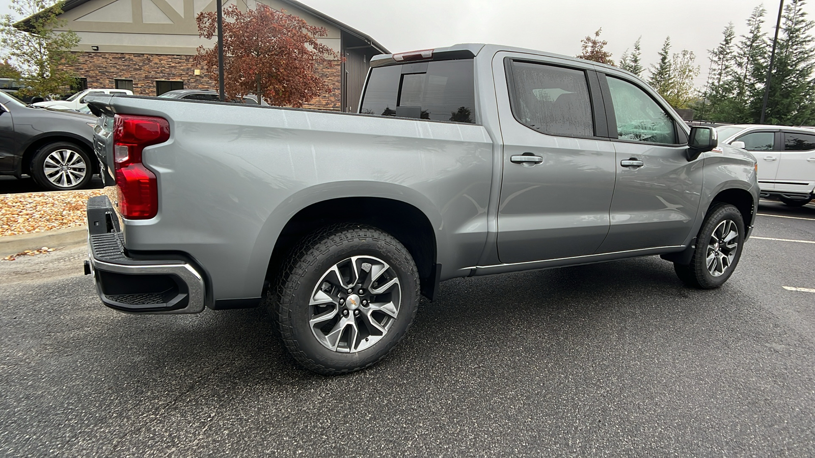 2025 Chevrolet Silverado 1500 LT 6