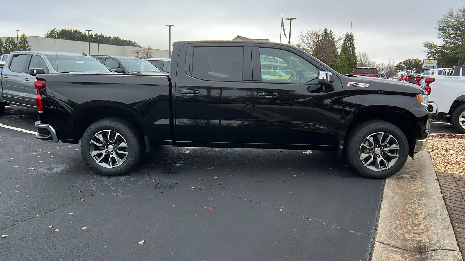 2025 Chevrolet Silverado 1500 LT 5