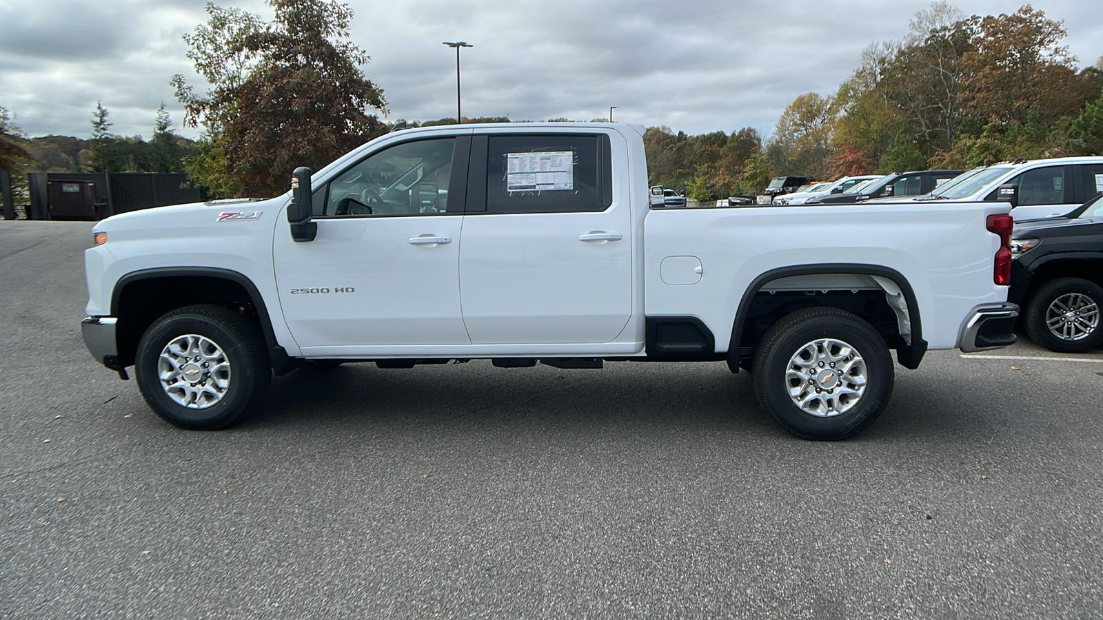 2025 Chevrolet Silverado 2500HD LT 8