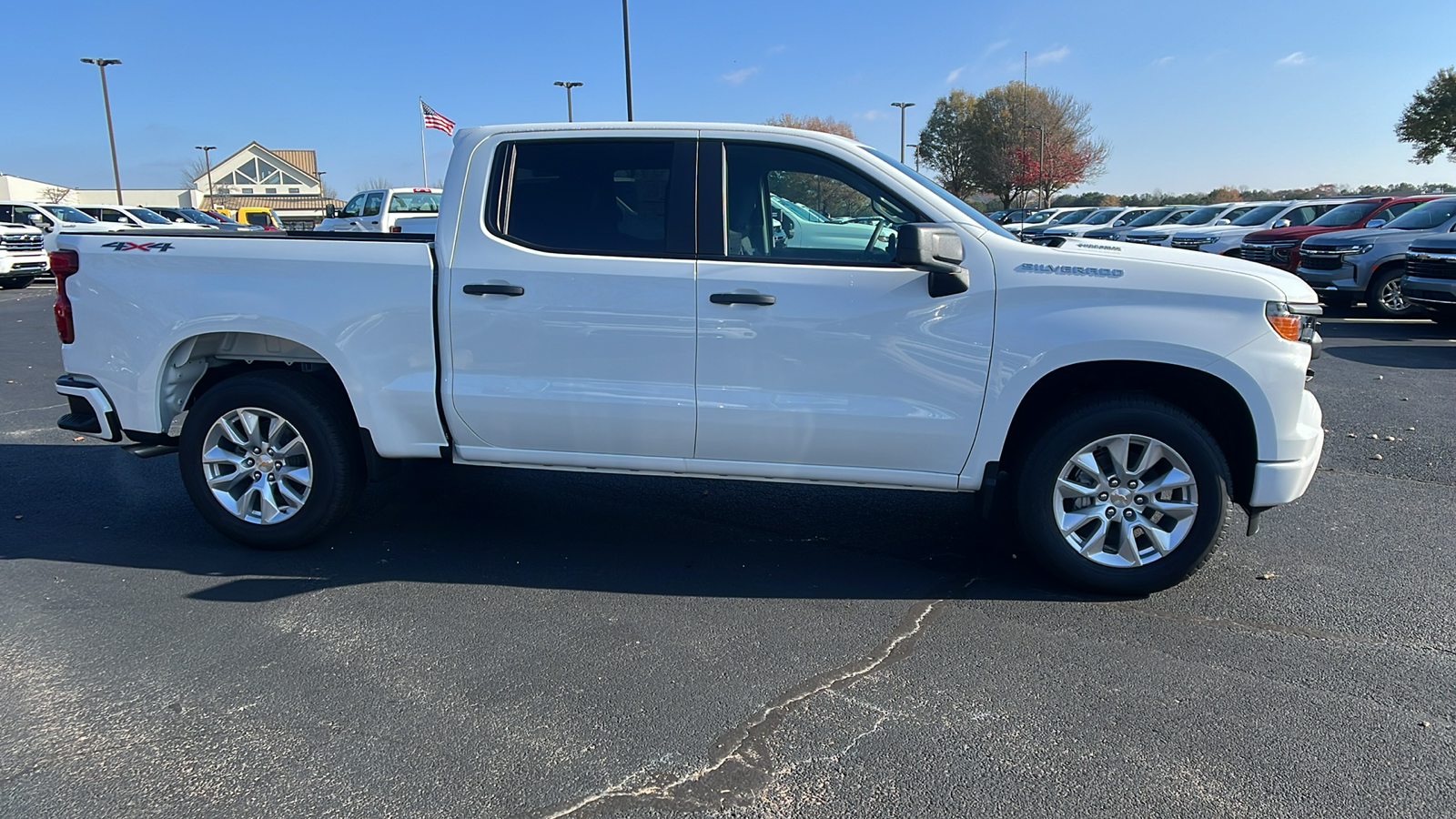 2025 Chevrolet Silverado 1500 Custom 4