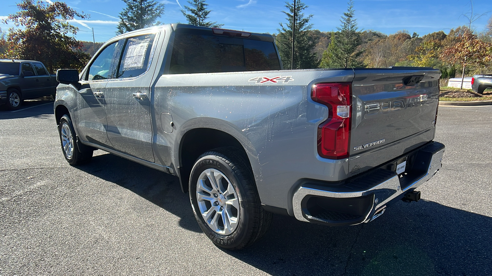 2025 Chevrolet Silverado 1500 LTZ 8