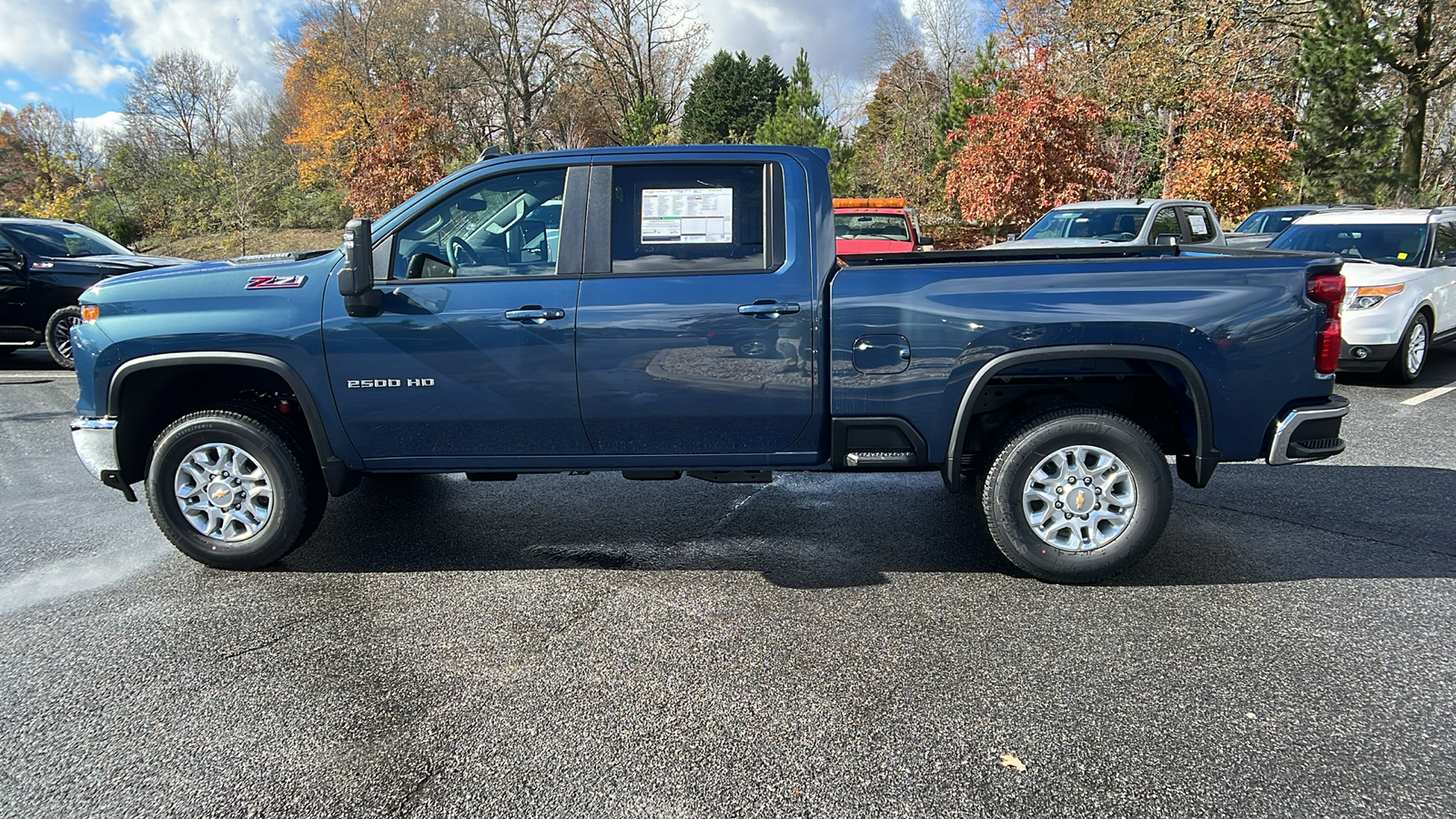 2025 Chevrolet Silverado 2500HD LT 8