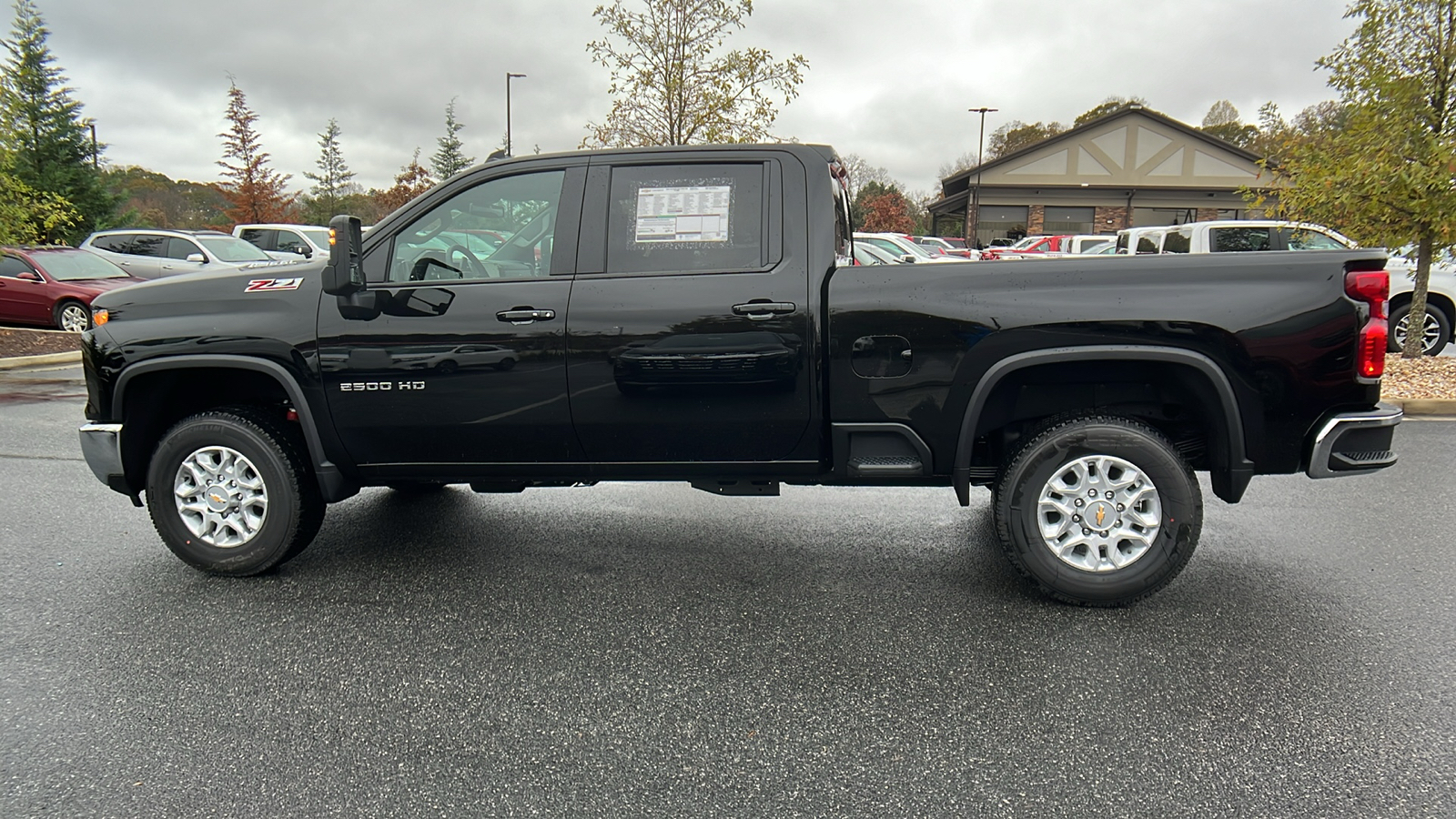 2025 Chevrolet Silverado 2500HD LT 8