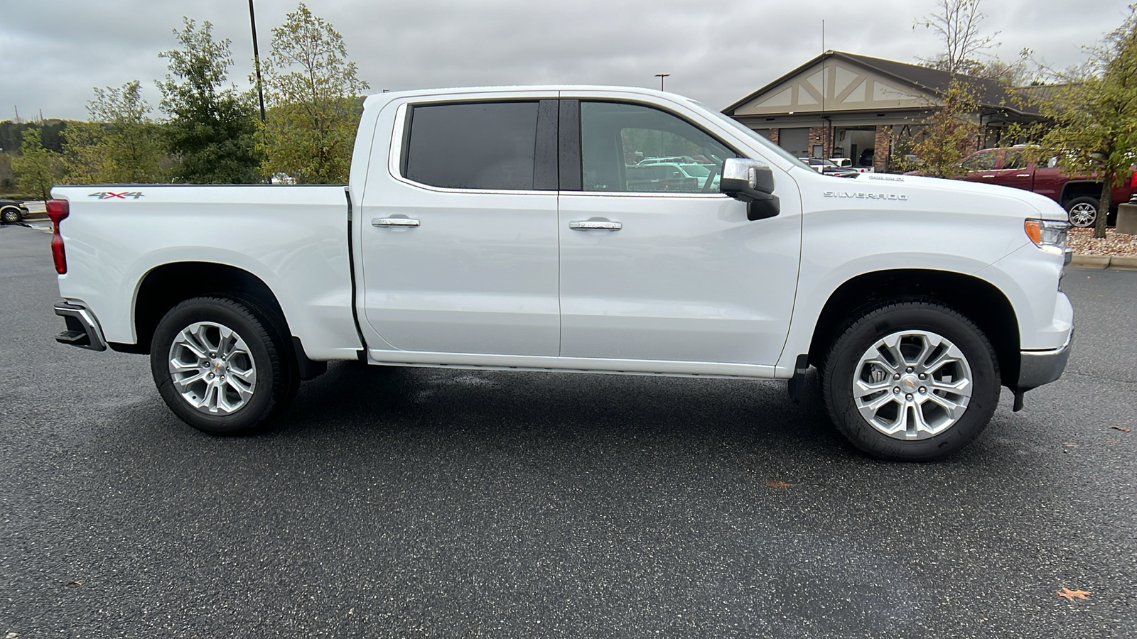 2025 Chevrolet Silverado 1500 LTZ 4