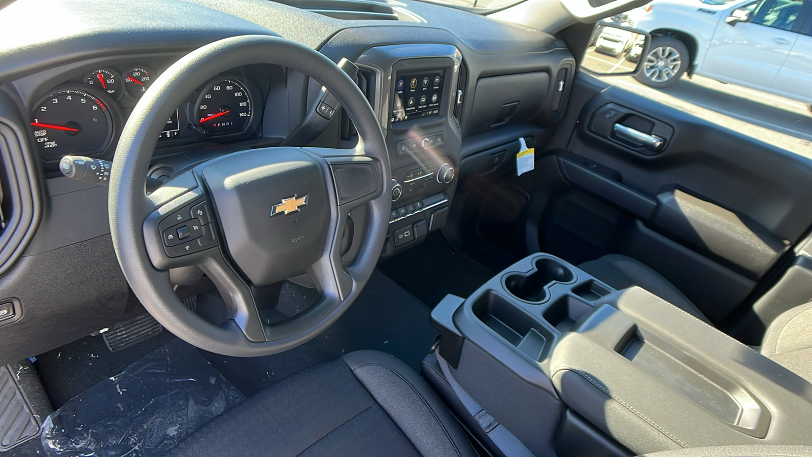 2025 Chevrolet Silverado 1500 Custom 15