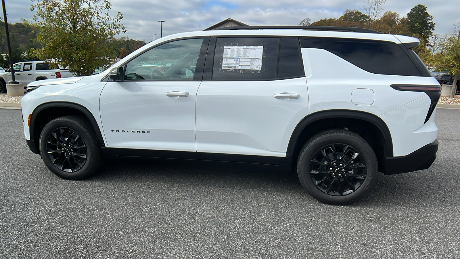 2025 Chevrolet Traverse FWD LT 9