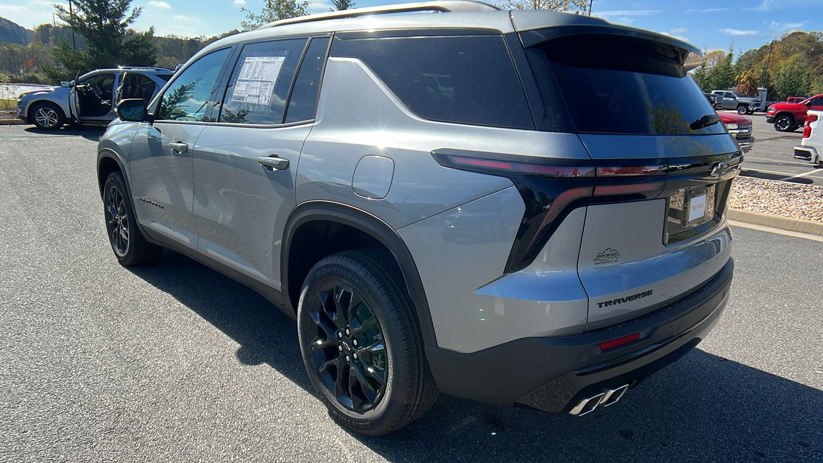 2025 Chevrolet Traverse FWD LT 8