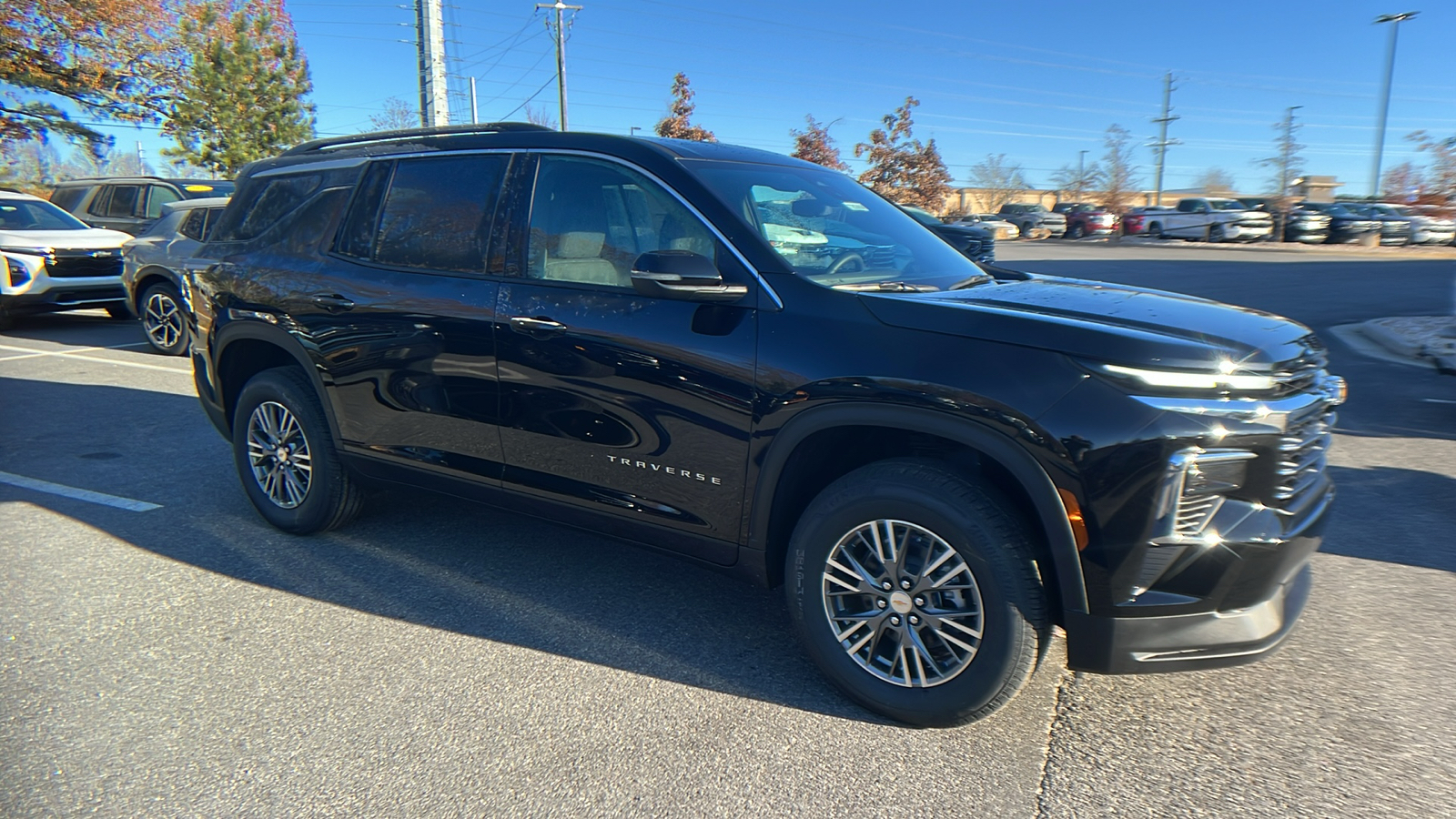 2025 Chevrolet Traverse FWD LT 3