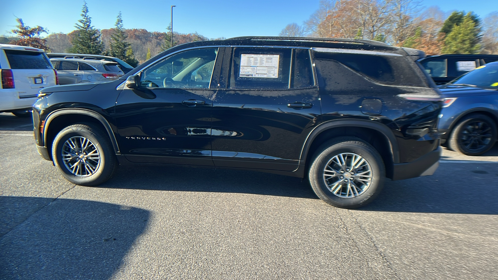 2025 Chevrolet Traverse FWD LT 8