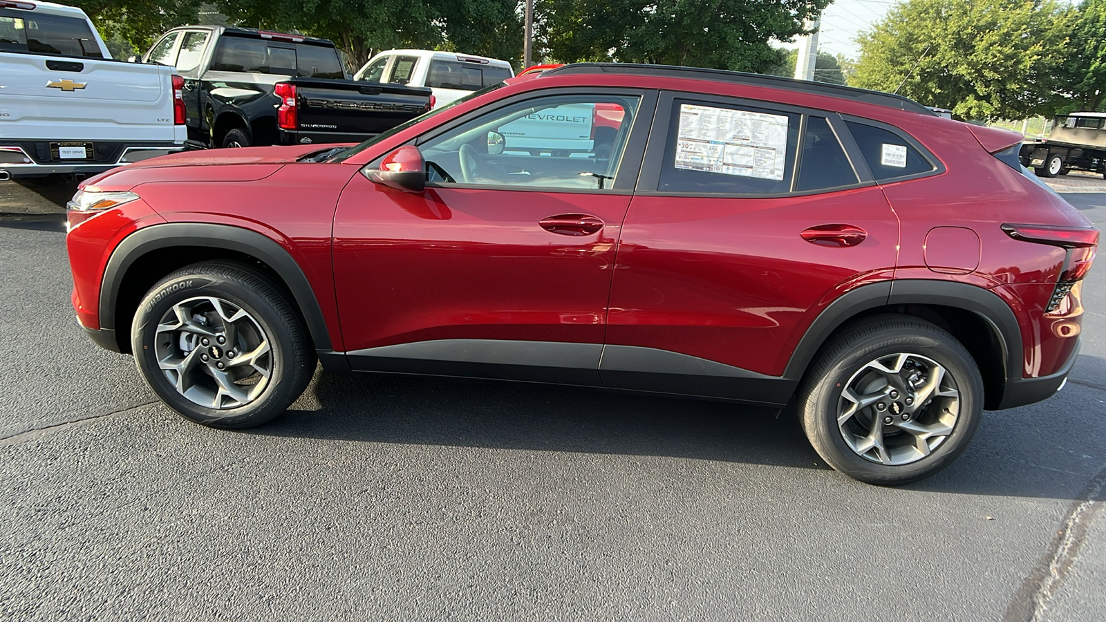 2025 Chevrolet Trax LT 9