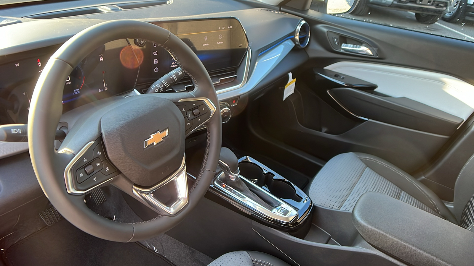 2025 Chevrolet Trax LT 16