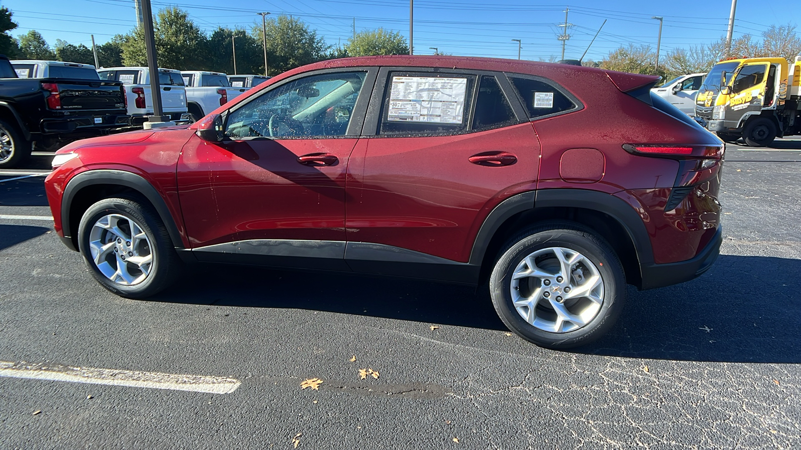 2025 Chevrolet Trax LS 8