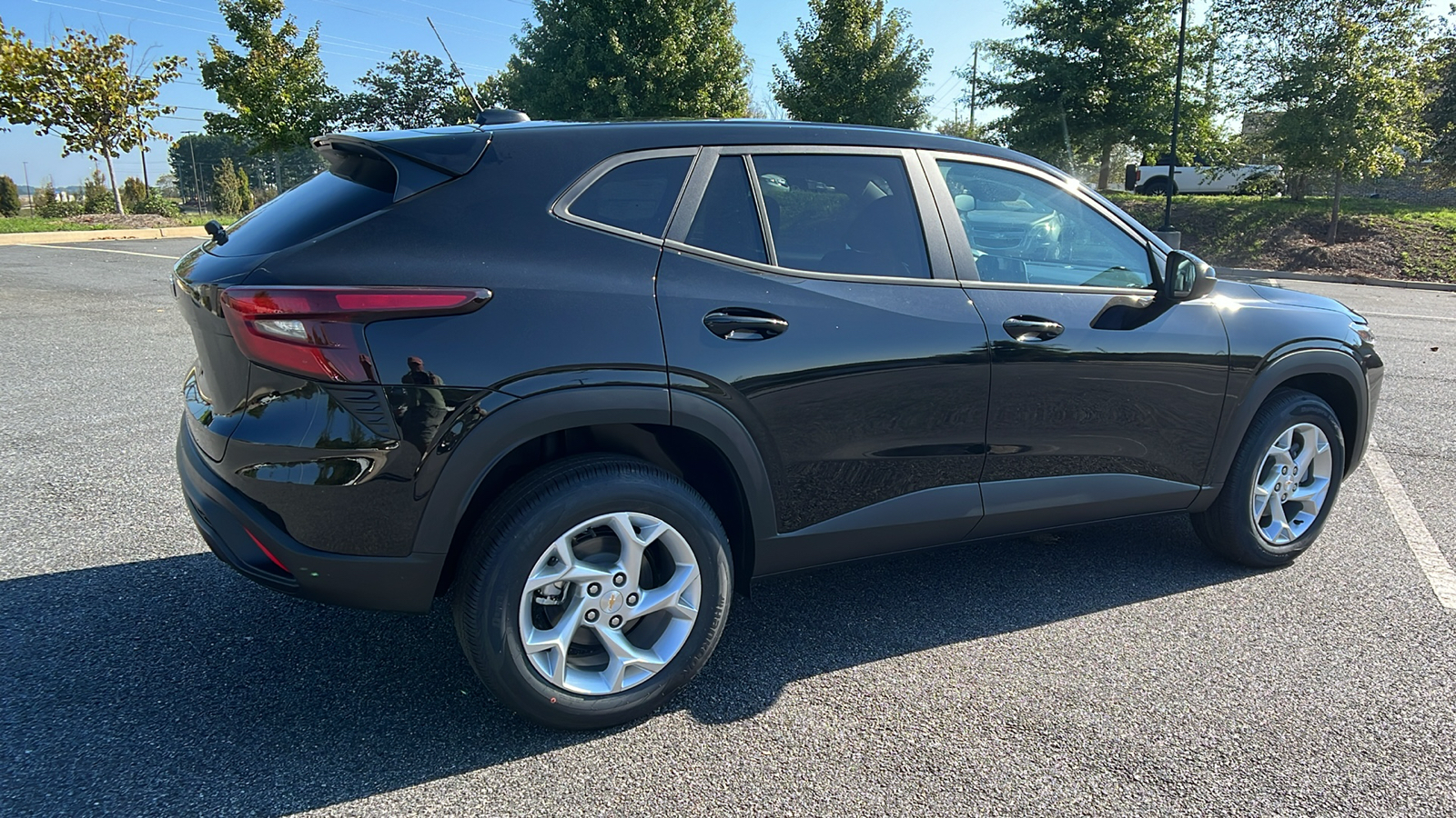 2025 Chevrolet Trax LS 4