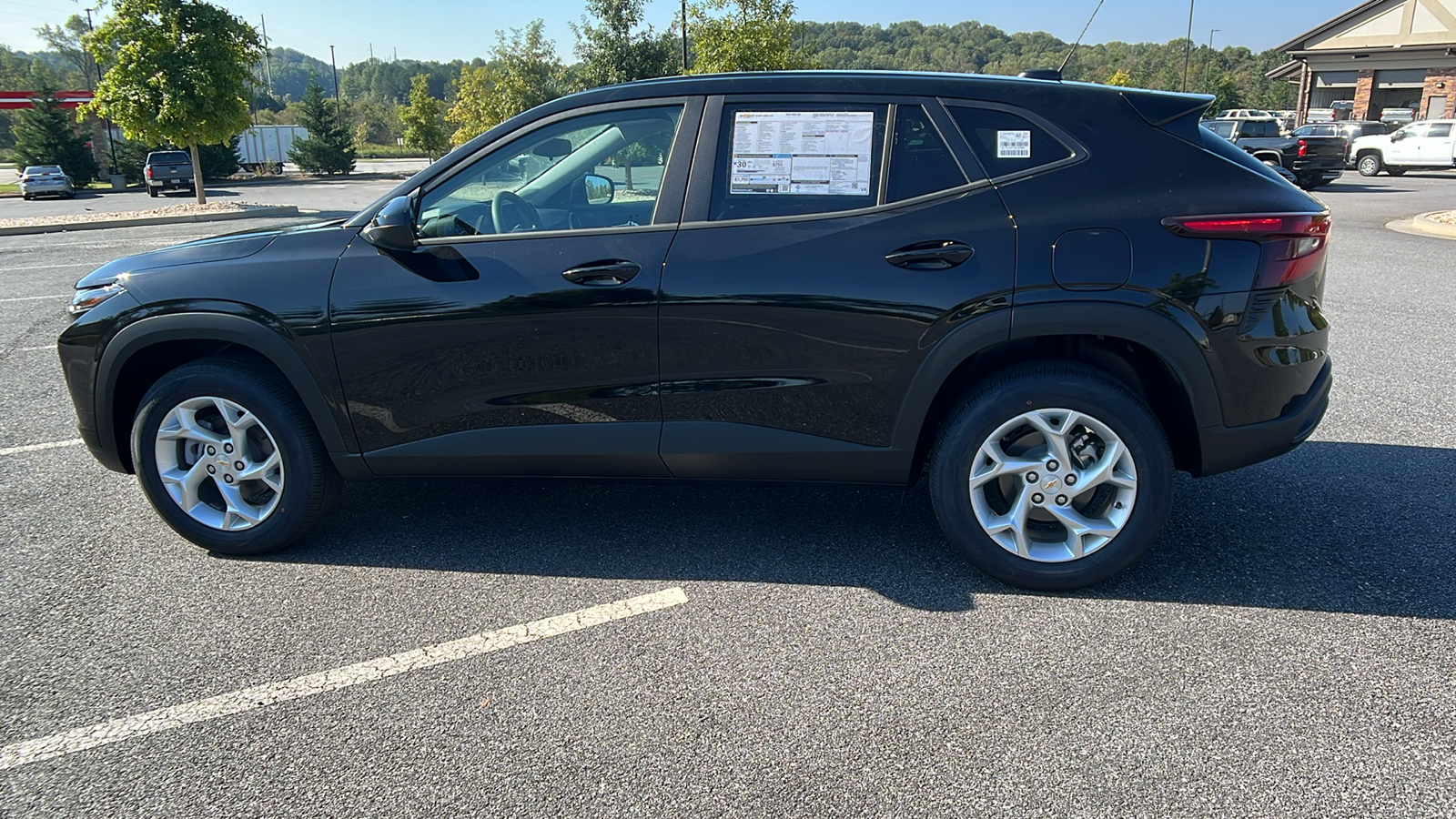 2025 Chevrolet Trax LS 7