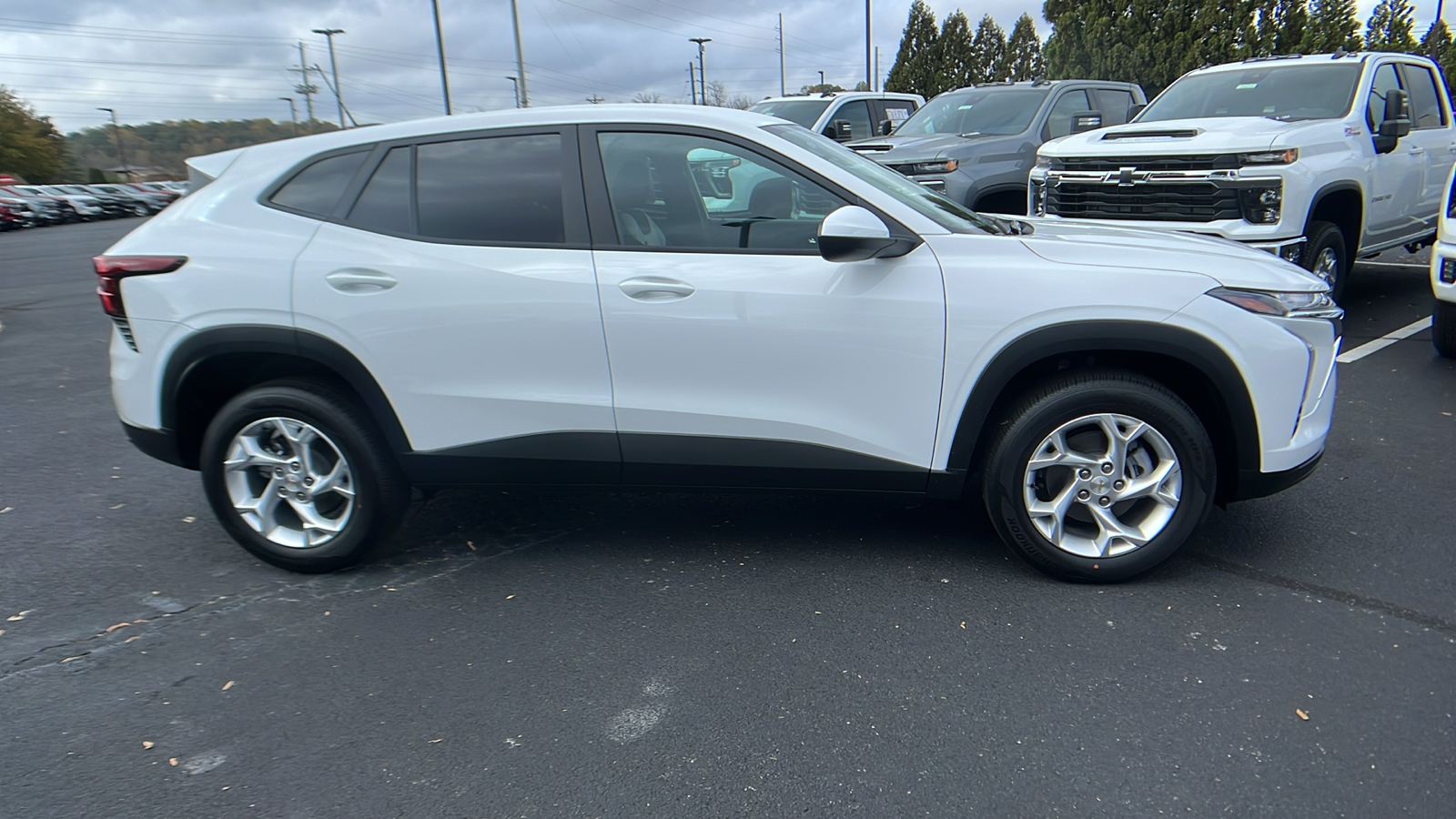 2025 Chevrolet Trax LS 5