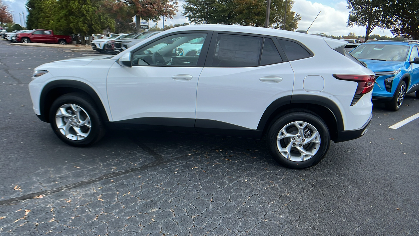 2025 Chevrolet Trax LS 9